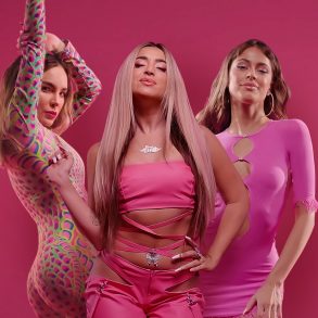 La niña de la escuela